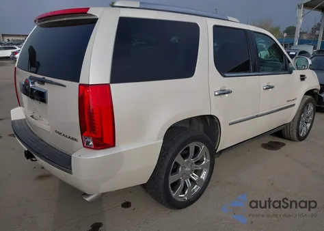 2008 Cadillac Escalade Standard from USA, damaged, VIN 1GYEC63888R223602